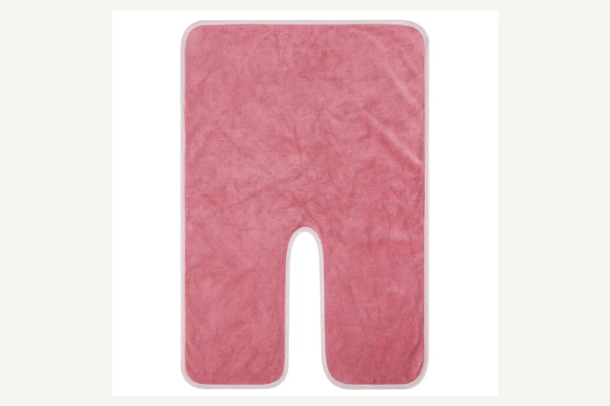 U-shaped microfiber facial towels for spa skincare treatments